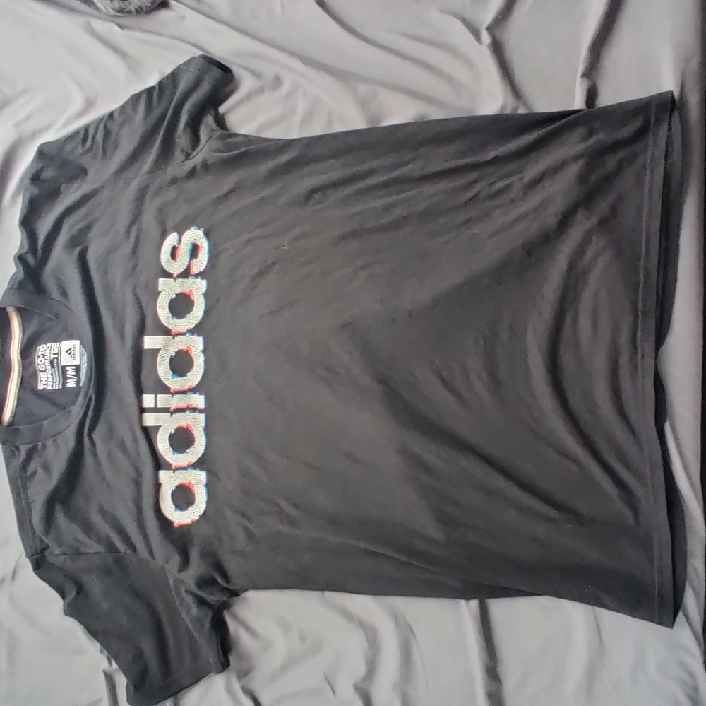 🟢Adidas medium tee